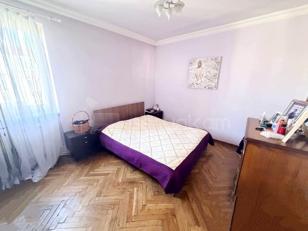4 Սենյականոց Բնակարան Քարե Շենքում, 92քմ, 6/8 հարկ, Կոսմետիկ Վերանորոգված