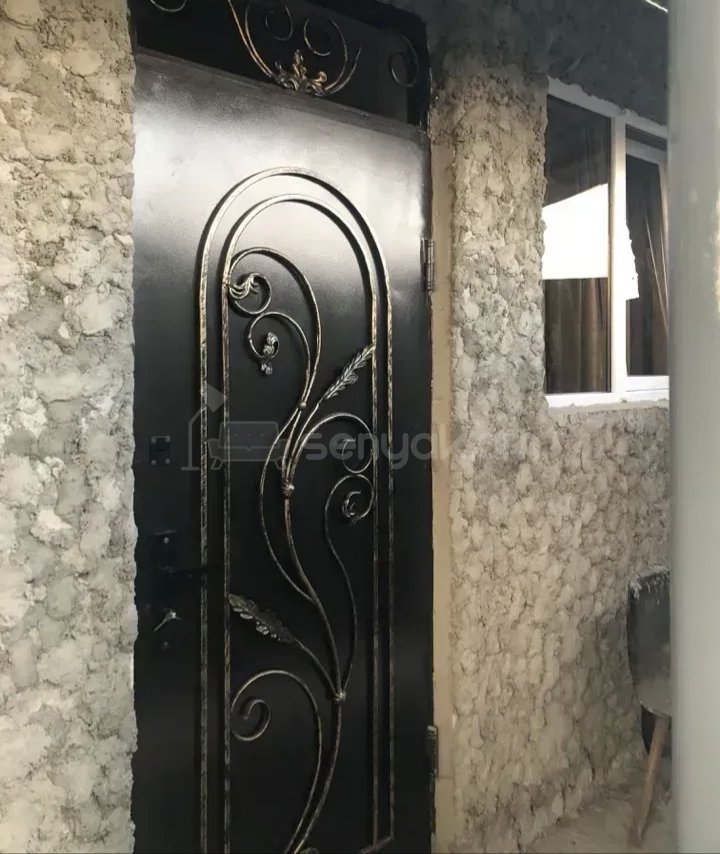 1 Սենյականոց Բնակարան Քարե Շենքում, 35քմ, 1/1 հարկ, Կապիտալ Վերանորոգված, Կահավորված