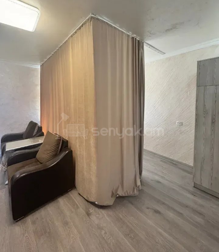 2 Սենյականոց Բնակարան Քարե Շենքում, 46քմ, 1/1 հարկ, Նորմալ Վիճակում, Կահավորված