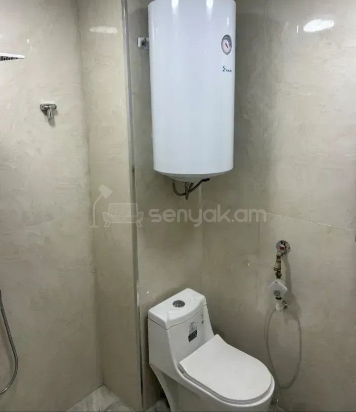 1 Սենյականոց Բնակարան Քարե Շենքում, 35քմ, 1/1 հարկ, Կապիտալ Վերանորոգված, Կահավորված