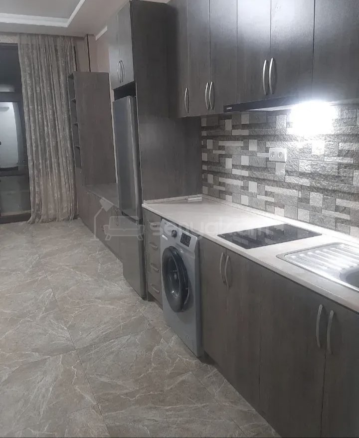 2 Սենյականոց Բնակարան Քարե Շենքում, 45քմ, 3/5 հարկ, Կապիտալ Վերանորոգված, Կահավորված