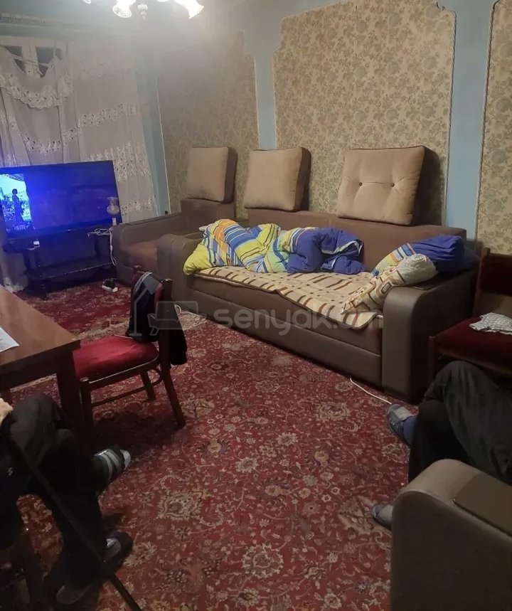 3 Սենյականոց Բնակարան Քարե Շենքում, 68քմ, 1/1 հարկ, Նորմալ Վիճակում, Կահավորված