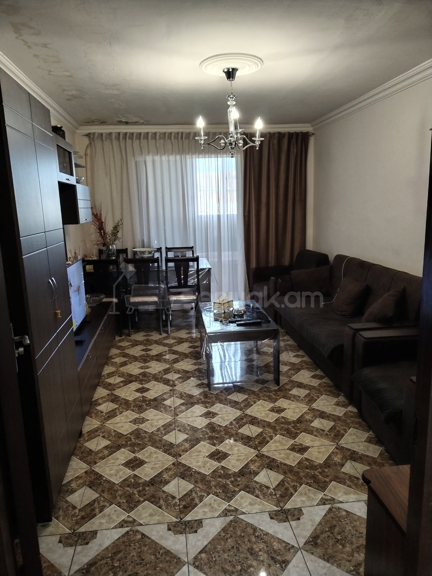 2 Սենյականոց Բնակարան Քարե Շենքում, 57քմ, 5/5 հարկ, Նորմալ Վիճակում