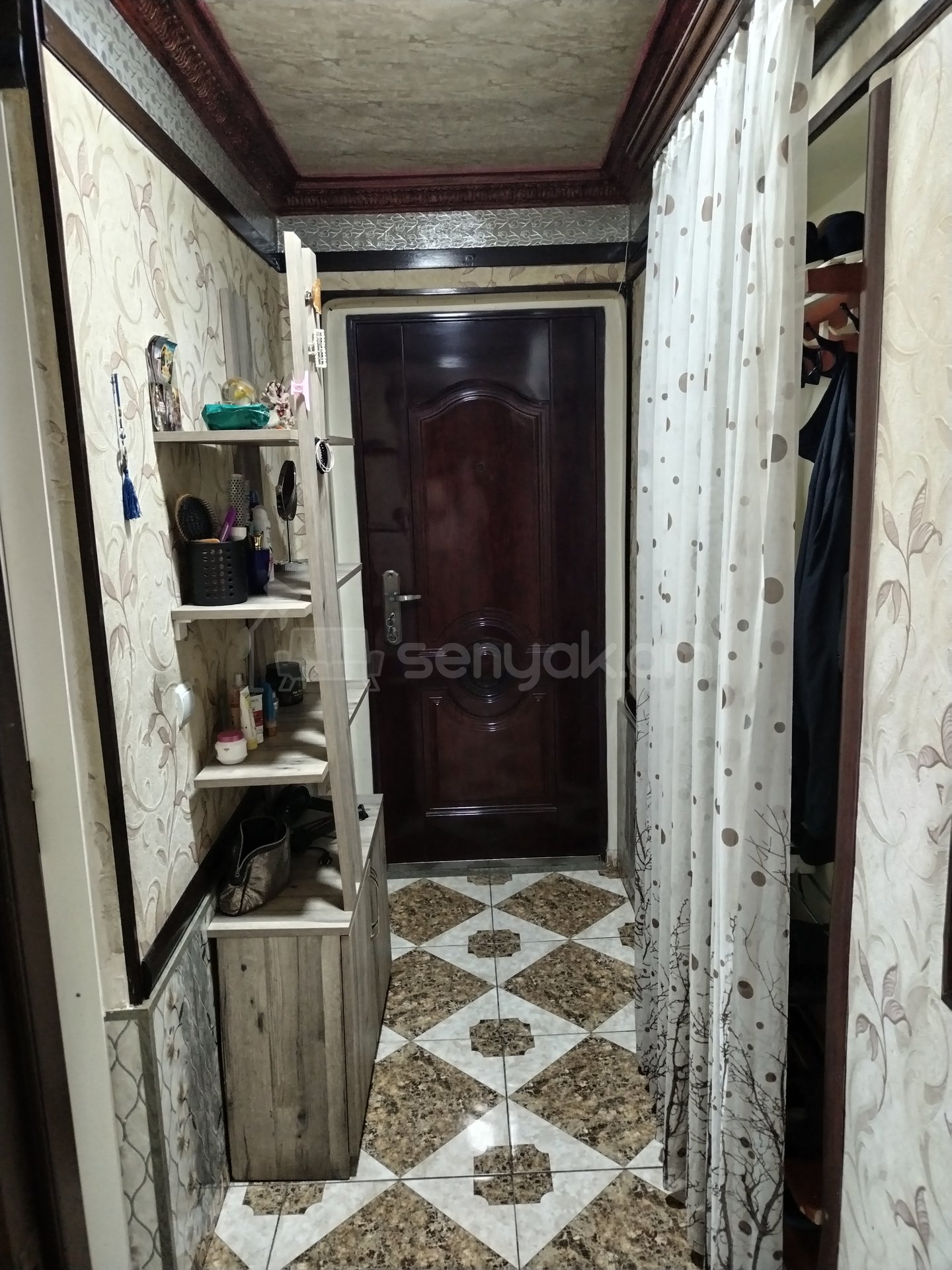 2 Սենյականոց Բնակարան Քարե Շենքում, 57քմ, 5/5 հարկ, Նորմալ Վիճակում