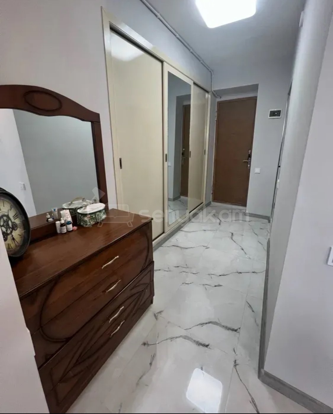 2 Սենյականոց Բնակարան Քարե Շենքում, 48քմ, 2/5 հարկ, Կապիտալ Վերանորոգված, Կահավորված