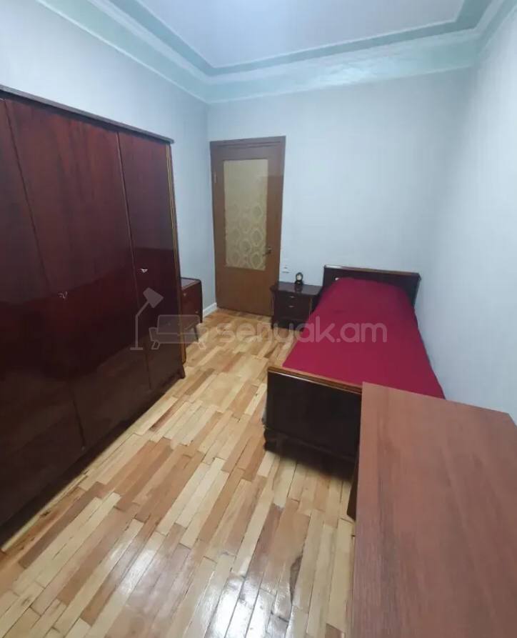 3 Սենյականոց Բնակարան Քարե Շենքում, 90քմ, 3/5 հարկ, Կոսմետիկ Վերանորոգված, Կահավորված
