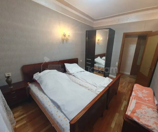 3 Սենյականոց Բնակարան Քարե Շենքում, 90քմ, 3/5 հարկ, Կոսմետիկ Վերանորոգված, Կահավորված