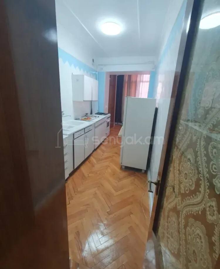 3 Սենյականոց Բնակարան Քարե Շենքում, 90քմ, 3/5 հարկ, Կոսմետիկ Վերանորոգված, Կահավորված