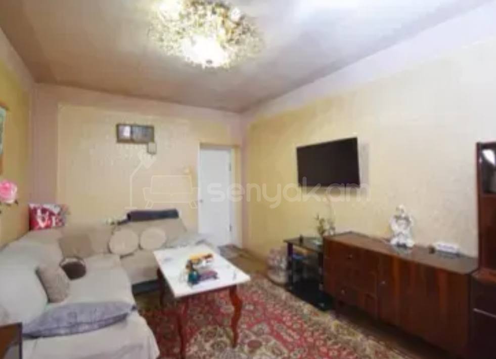 4 Սենյականոց Բնակարան Քարե Շենքում, 110քմ, 5/5 հարկ, Կոսմետիկ Վերանորոգված