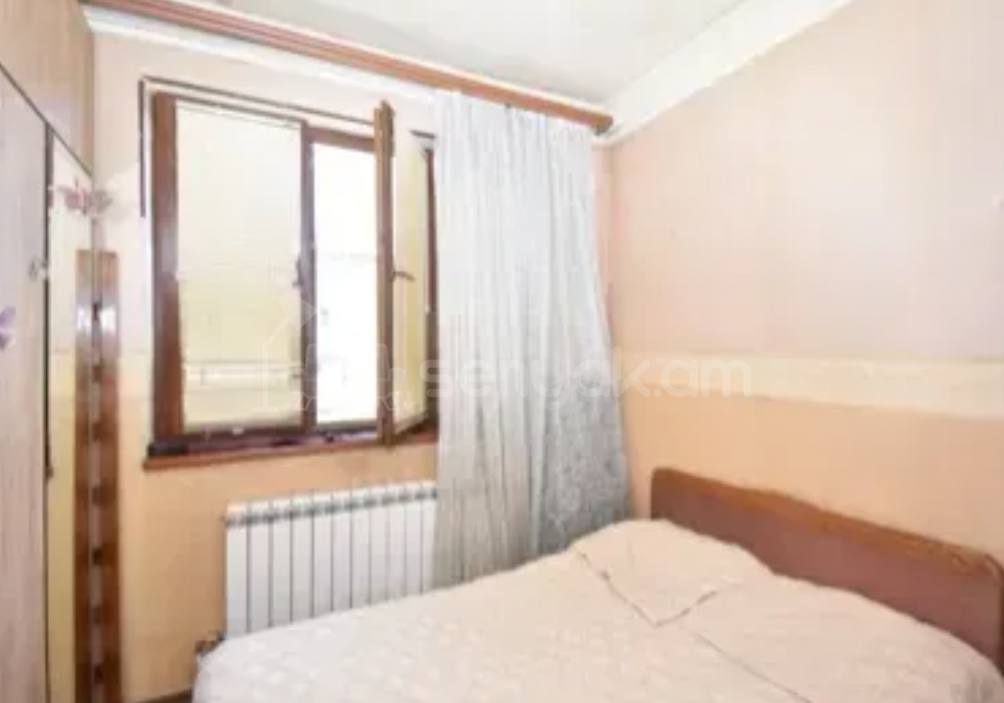 4 Սենյականոց Բնակարան Քարե Շենքում, 110քմ, 5/5 հարկ, Կոսմետիկ Վերանորոգված