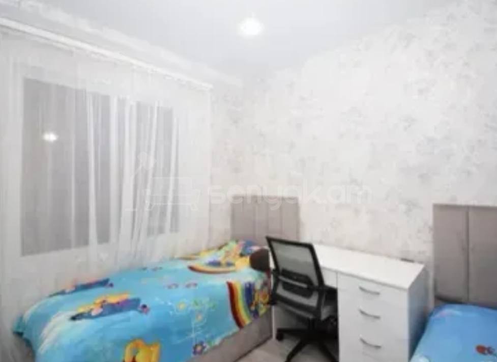 4 Սենյականոց Բնակարան Քարե Շենքում, 110քմ, 5/5 հարկ, Կոսմետիկ Վերանորոգված