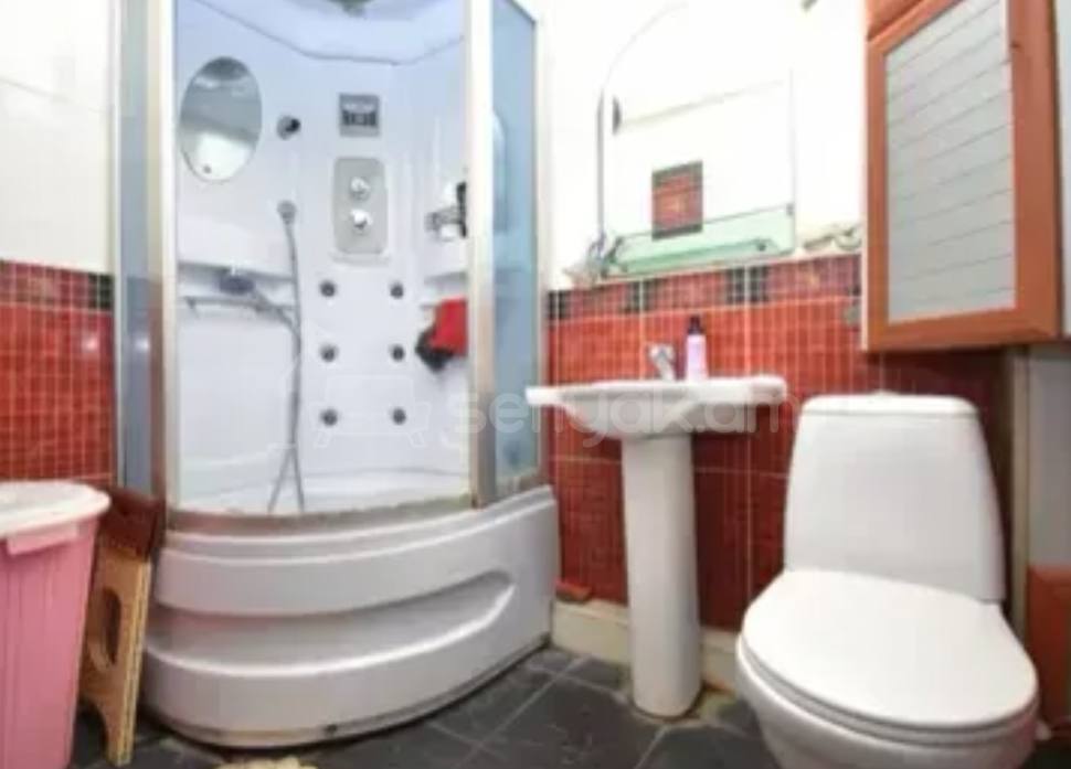 4 Սենյականոց Բնակարան Քարե Շենքում, 110քմ, 5/5 հարկ, Կոսմետիկ Վերանորոգված