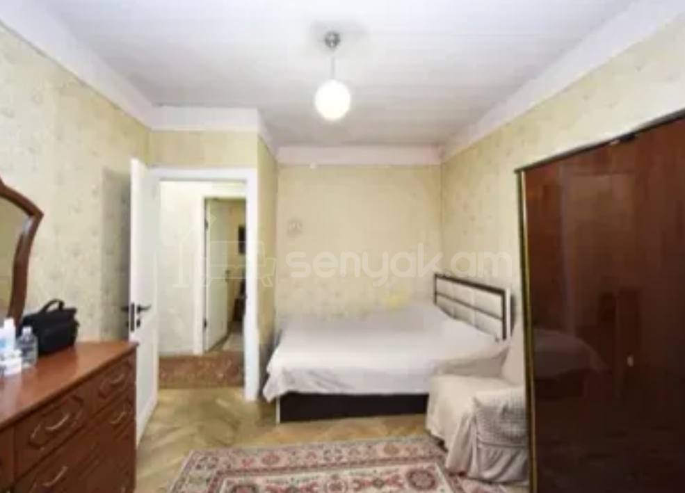 4 Սենյականոց Բնակարան Քարե Շենքում, 110քմ, 5/5 հարկ, Կոսմետիկ Վերանորոգված