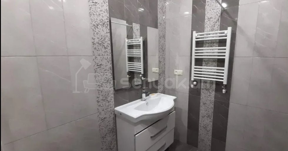 4 Սենյականոց Բնակարան, 97քմ, 8/9 հարկ, Կապիտալ Վերանորոգված, Կահավորված