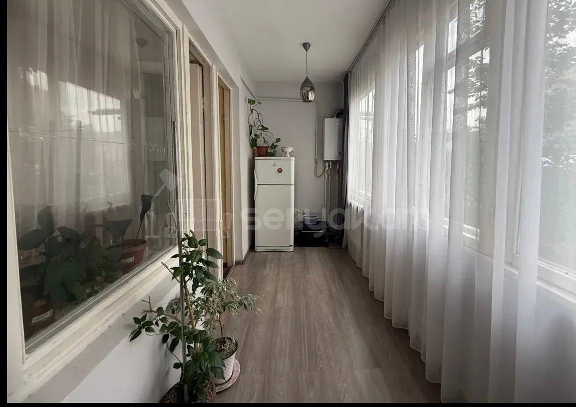 2 Սենյականոց Բնակարան Քարե Շենքում, 48քմ, 2/5 հարկ, Նորմալ Վիճակում