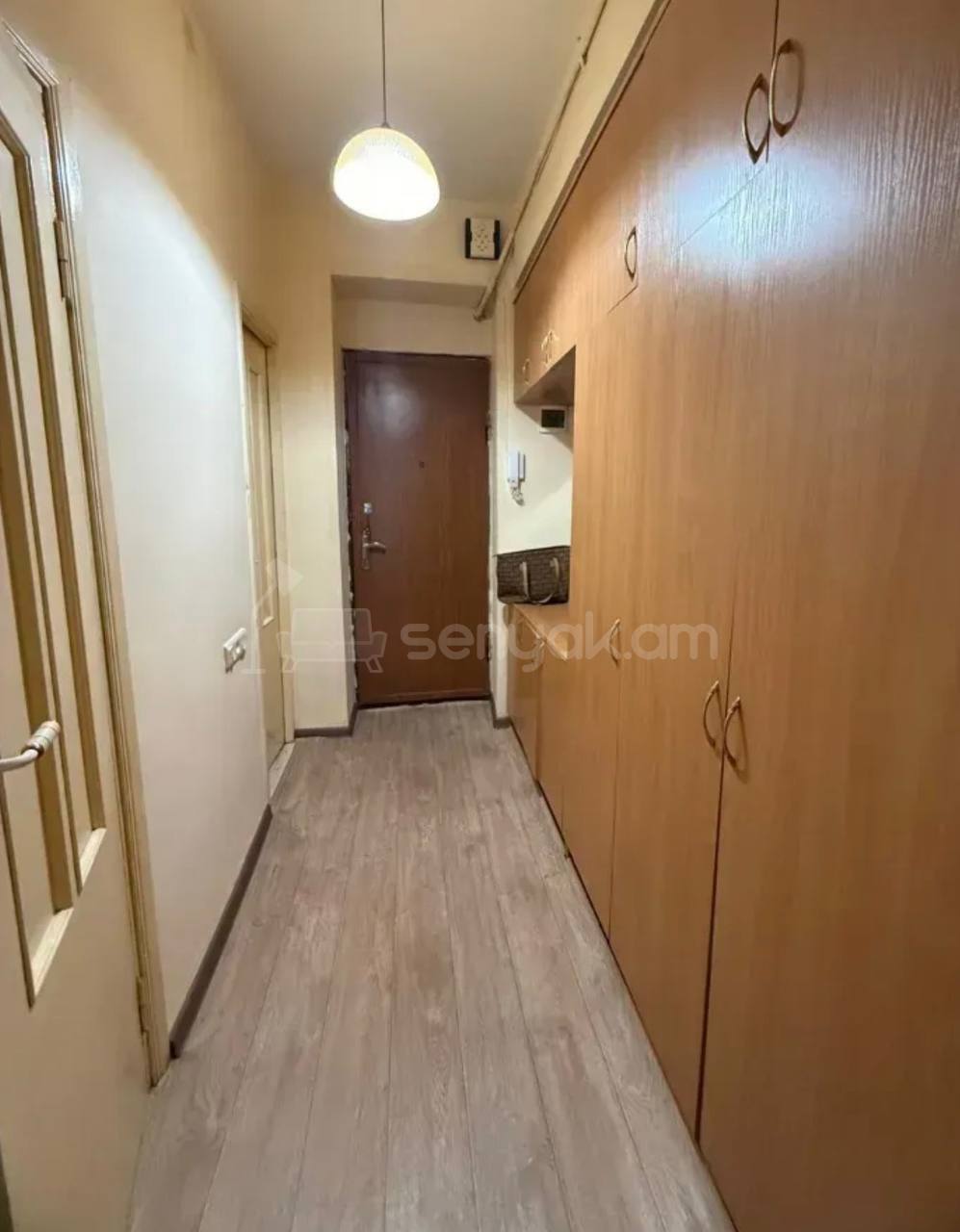 2 Սենյականոց Բնակարան Քարե Շենքում, 48քմ, 2/5 հարկ, Նորմալ Վիճակում