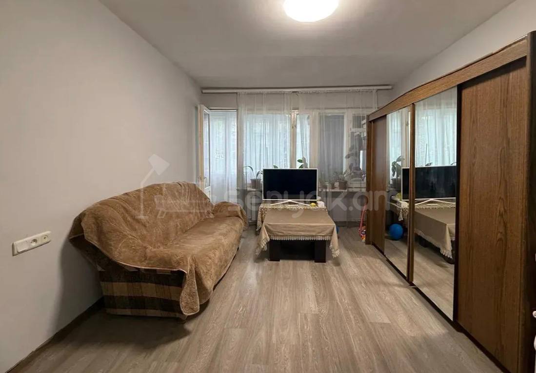 2 Սենյականոց Բնակարան Քարե Շենքում, 48քմ, 2/5 հարկ, Նորմալ Վիճակում