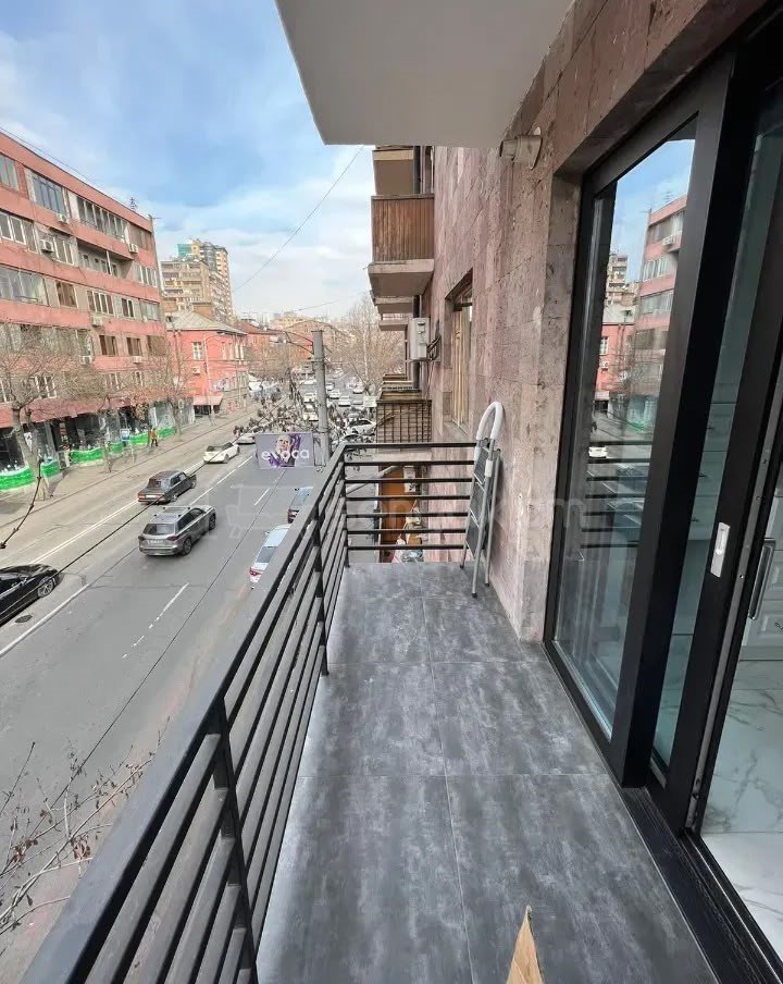 1 Սենյականոց Բնակարան Քարե Շենքում, 40քմ, 3/5 հարկ, Դիզայներական Վերանորոգված, Կահավորված, Արևկող