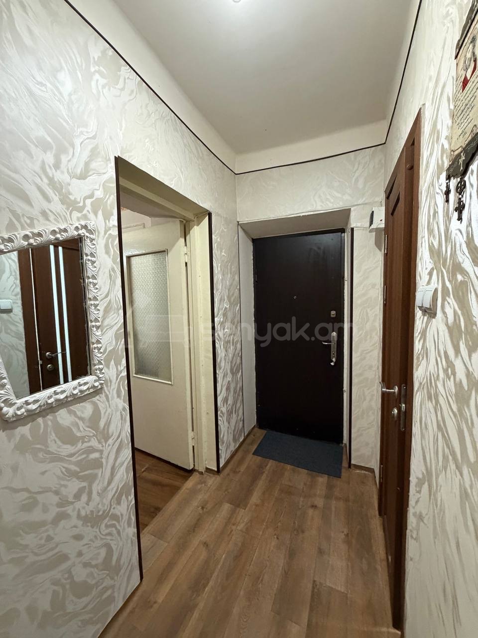 2 Սենյականոց Բնակարան Քարե Շենքում, 53քմ, 1/5 հարկ, Նորմալ Վիճակում, Կահավորված