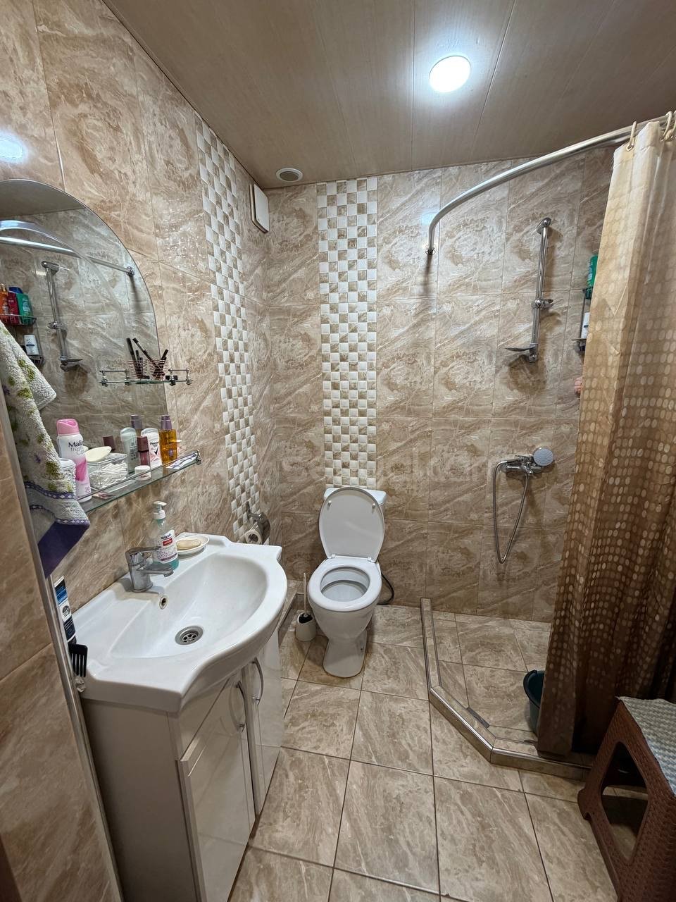 2 Սենյականոց Բնակարան Քարե Շենքում, 53քմ, 1/5 հարկ, Նորմալ Վիճակում, Կահավորված