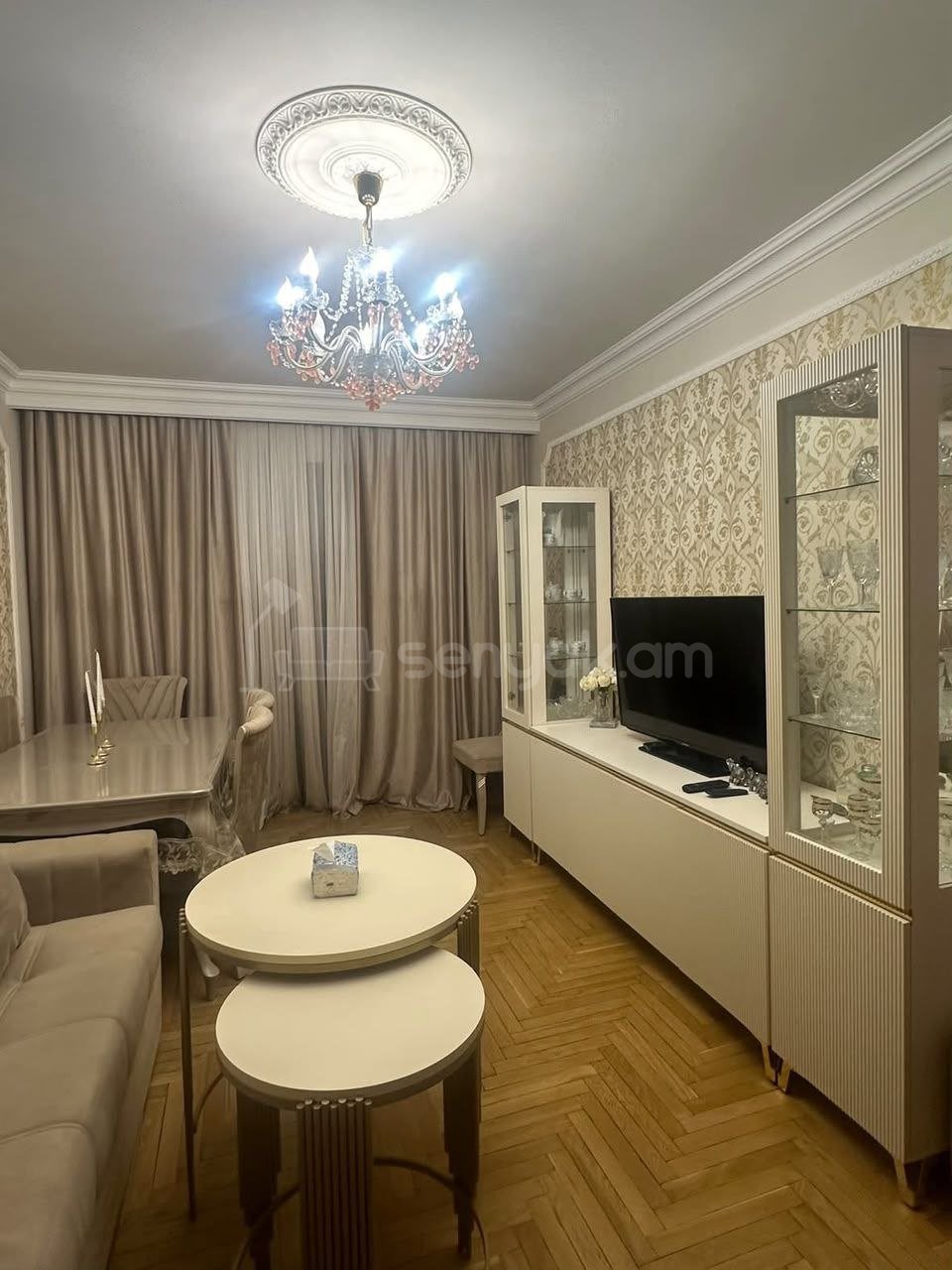 3 Սենյականոց Բնակարան Քարե Շենքում, 74քմ, 3/4 հարկ, Կոսմետիկ Վերանորոգված, Կահավորված