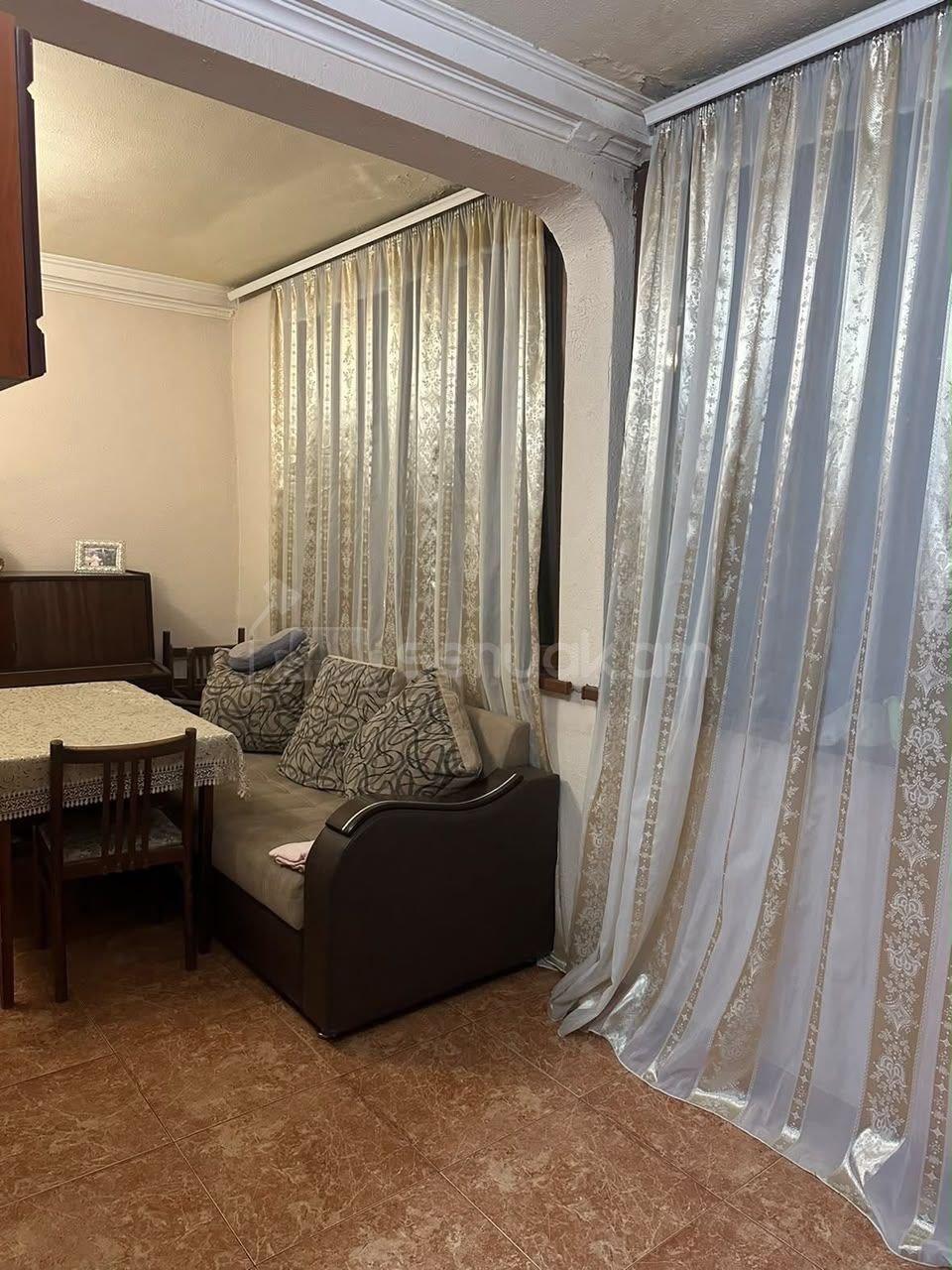 3 Սենյականոց Բնակարան Քարե Շենքում, 74քմ, 3/4 հարկ, Կոսմետիկ Վերանորոգված, Կահավորված