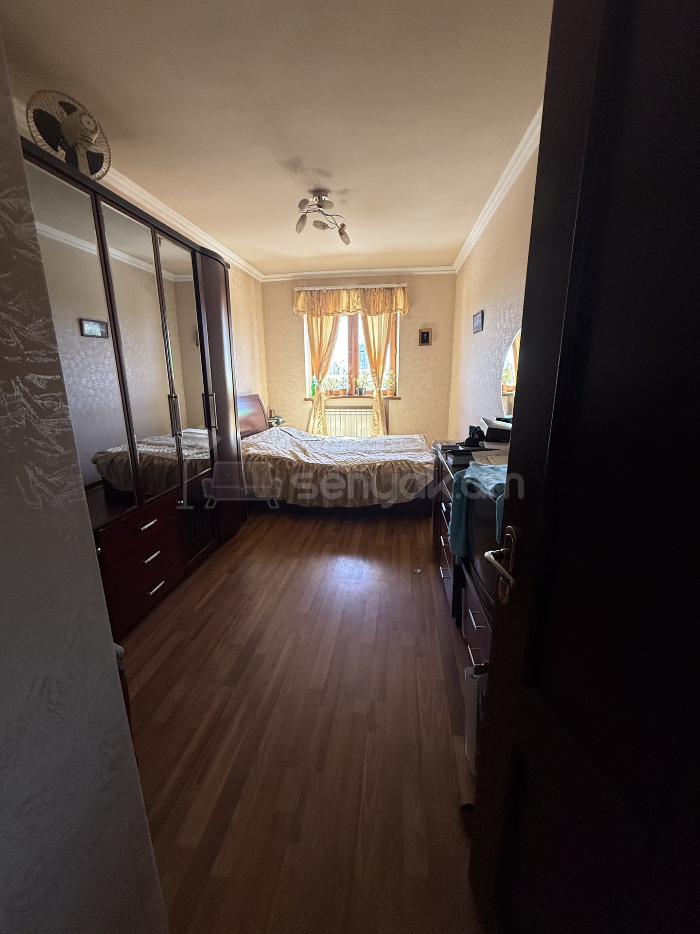 3 Սենյականոց Բնակարան Քարե Շենքում, 76քմ, 4/4 հարկ, Կոսմետիկ Վերանորոգված