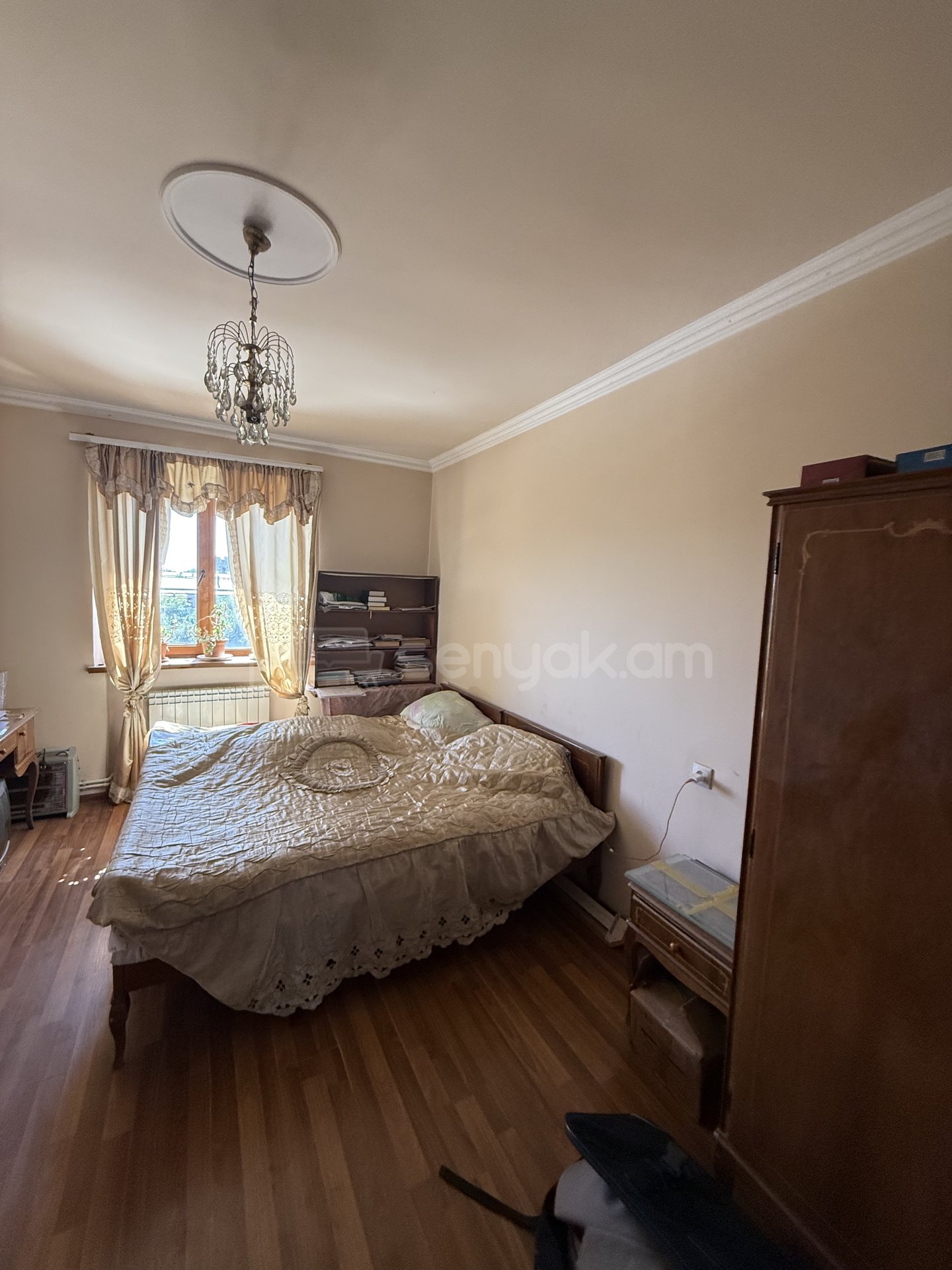 3 Սենյականոց Բնակարան Քարե Շենքում, 76քմ, 4/4 հարկ, Կոսմետիկ Վերանորոգված