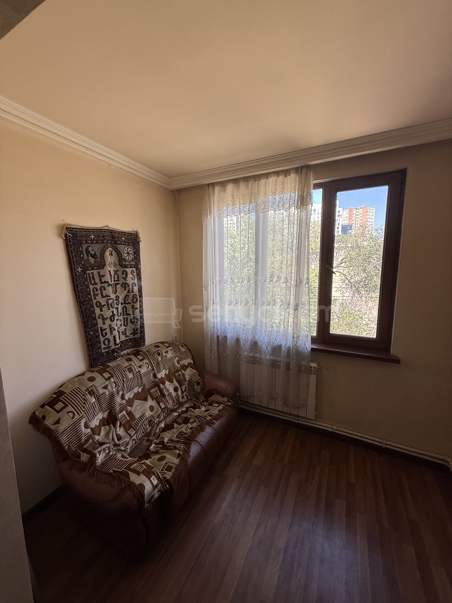 3 Սենյականոց Բնակարան Քարե Շենքում, 76քմ, 4/4 հարկ, Կոսմետիկ Վերանորոգված