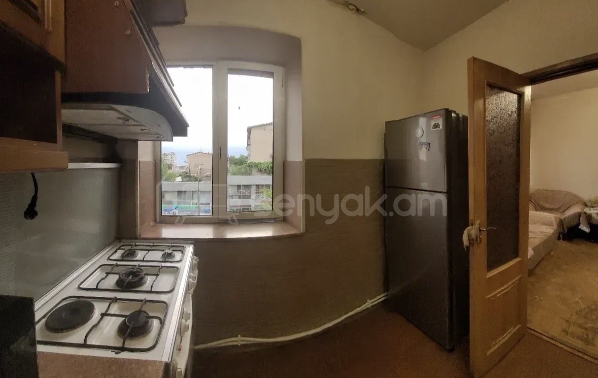 4 Սենյականոց Բնակարան Քարե Շենքում, 109քմ, 3/5 հարկ, Կոսմետիկ Վերանորոգված