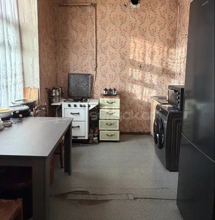 2 Սենյականոց Բնակարան Քարե Շենքում, 80քմ, 4/4 հարկ, Պետական Վիճակում
