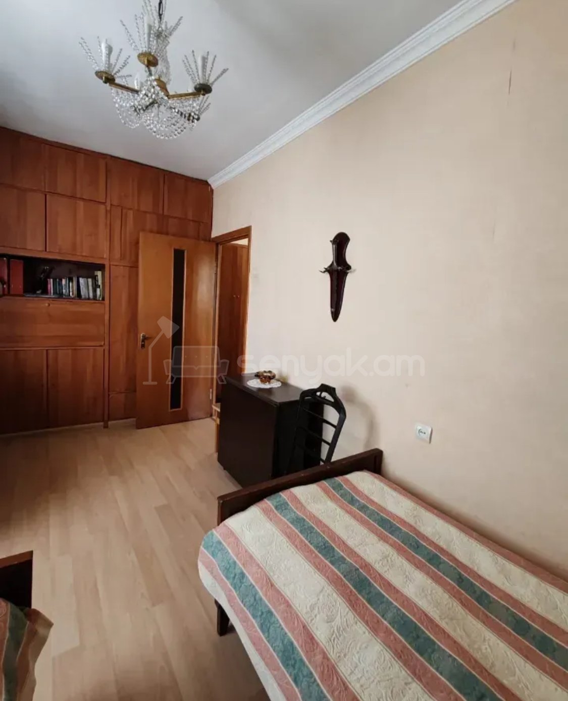 2 Սենյականոց Բնակարան Քարե Շենքում, 76քմ, 3/5 հարկ, Նորմալ Վիճակում