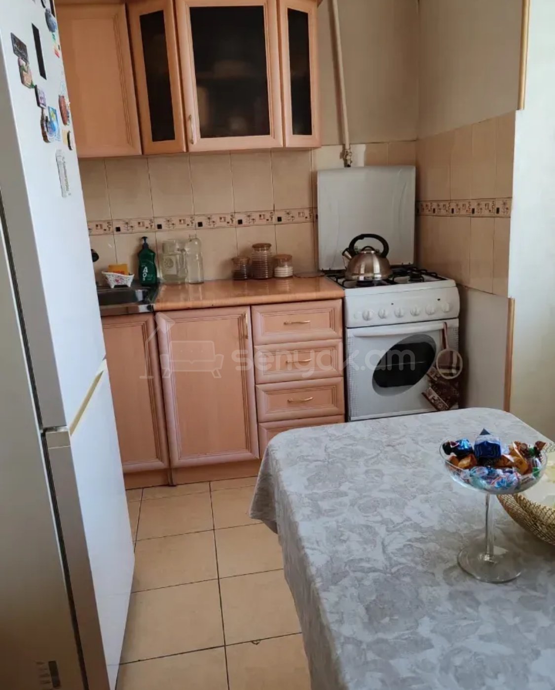 2 Սենյականոց Բնակարան Քարե Շենքում, 76քմ, 3/5 հարկ, Նորմալ Վիճակում