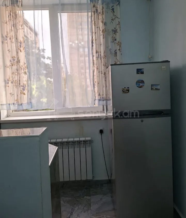 1 Սենյականոց Բնակարան Քարե Շենքում, 40քմ, 1/1 հարկ, Նորմալ Վիճակում, Կահավորված