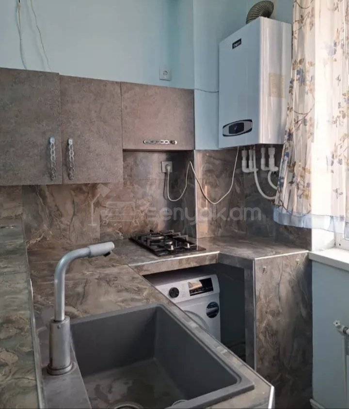 2 Սենյականոց Բնակարան Քարե Շենքում, 46քմ, 1/1 հարկ, Կապիտալ Վերանորոգված, Կահավորված