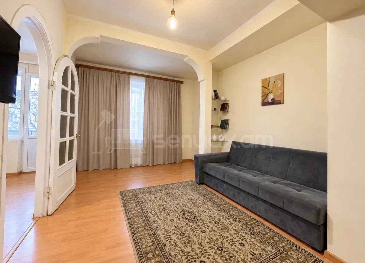 3 Սենյականոց Բնակարան Քարե Շենքում, 71քմ, 4/5 հարկ, Կապիտալ Վերանորոգված
