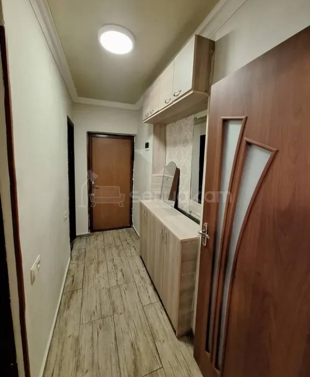 3 Սենյականոց Բնակարան Քարե Շենքում, 53քմ, 3/5 հարկ, Կապիտալ Վերանորոգված, Կահավորված