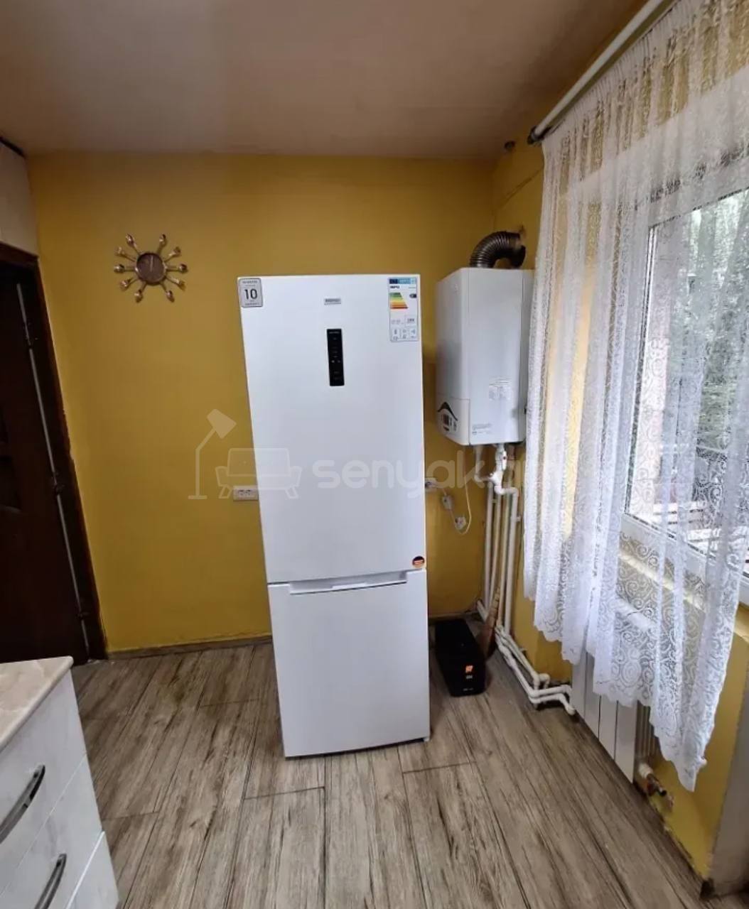3 Սենյականոց Բնակարան Քարե Շենքում, 53քմ, 3/5 հարկ, Կապիտալ Վերանորոգված, Կահավորված