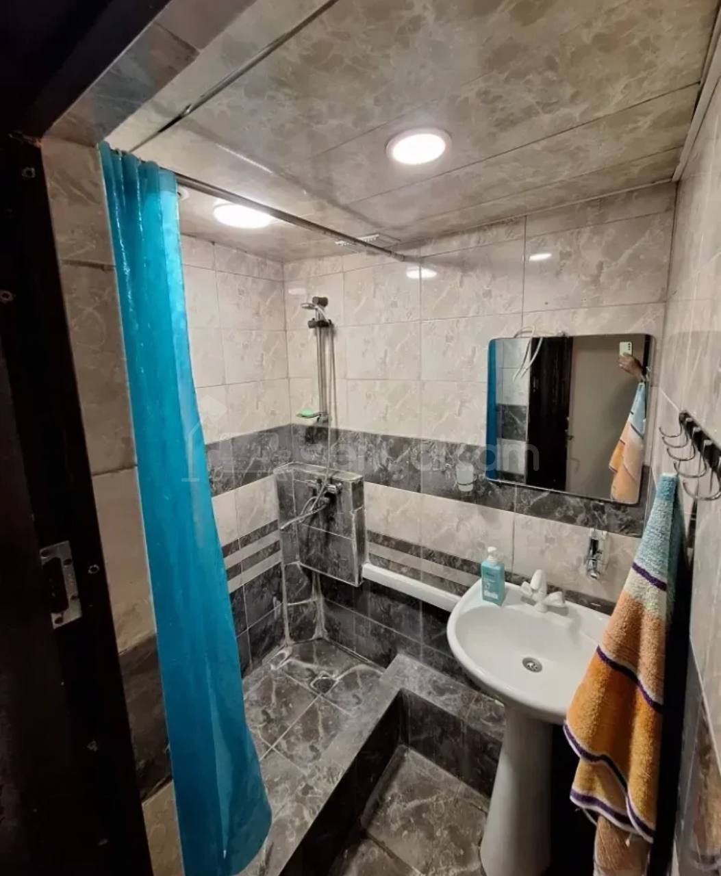 3 Սենյականոց Բնակարան Քարե Շենքում, 53քմ, 3/5 հարկ, Կապիտալ Վերանորոգված, Կահավորված