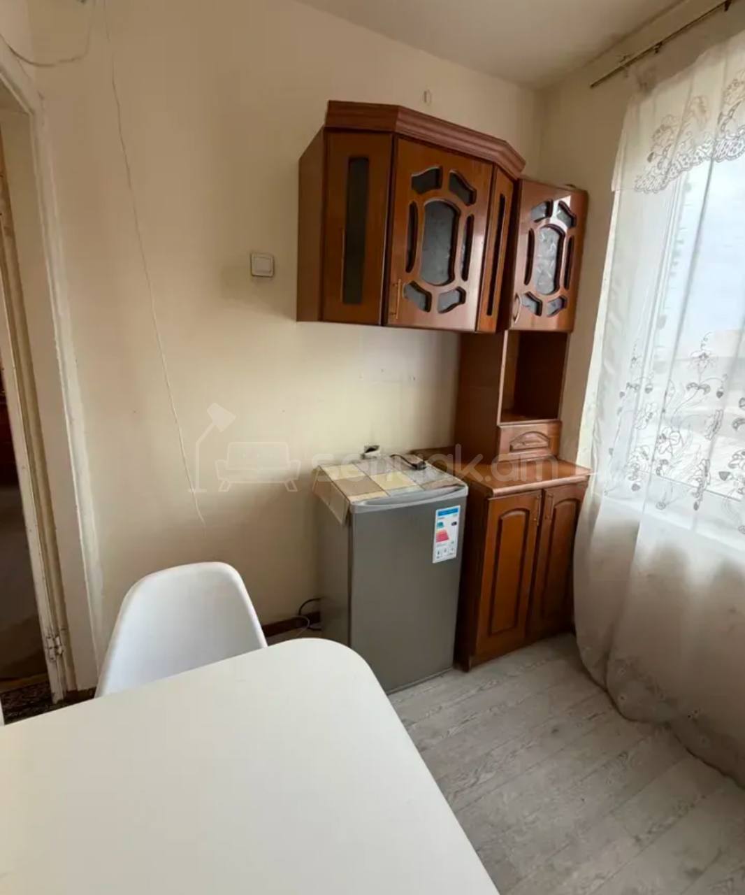 1 Սենյականոց Բնակարան Քարե Շենքում, 30քմ, 2/5 հարկ, Կոսմետիկ Վերանորոգված, Կահավորված