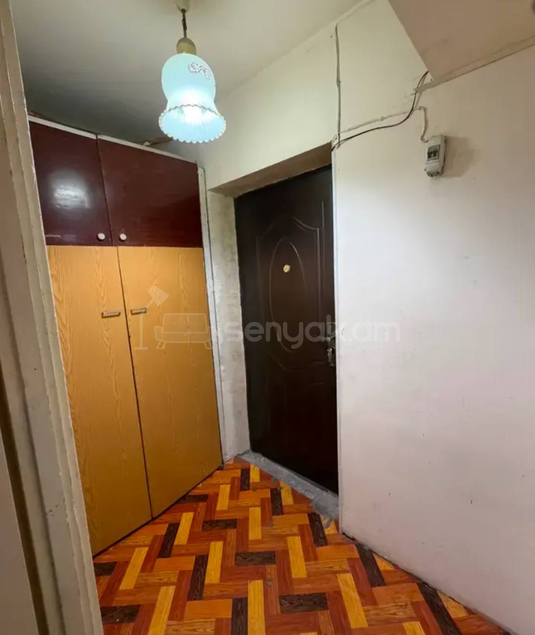 1 Սենյականոց Բնակարան Քարե Շենքում, 30քմ, 2/5 հարկ, Կոսմետիկ Վերանորոգված, Կահավորված