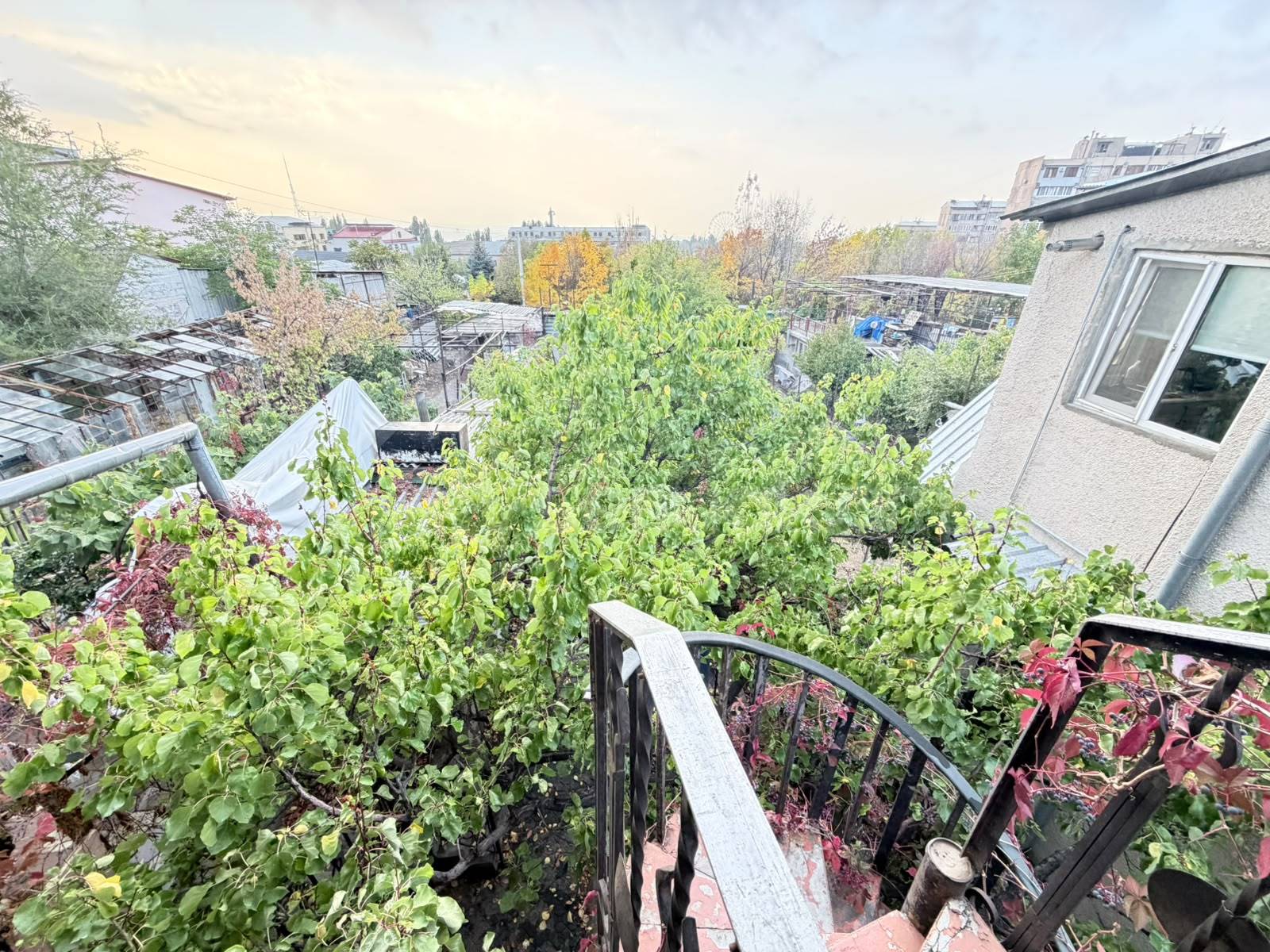 3 Սենյականոց Բնակարան Քարե Շենքում, 100քմ, 2/2 հարկ, Կապիտալ Վերանորոգված, Կահավորված, Արևկող