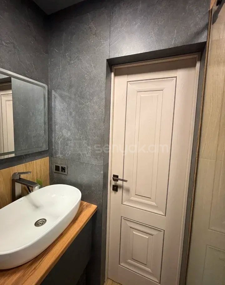 3 Սենյականոց Բնակարան Նորակառույցում, 82քմ, 9/14 հարկ, Դիզայներական Վերանորոգված