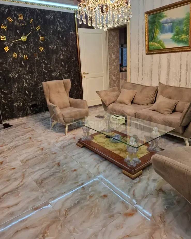4 Սենյականոց Բնակարան Քարե Շենքում, 101քմ, 1/5 հարկ, Կապիտալ Վերանորոգված