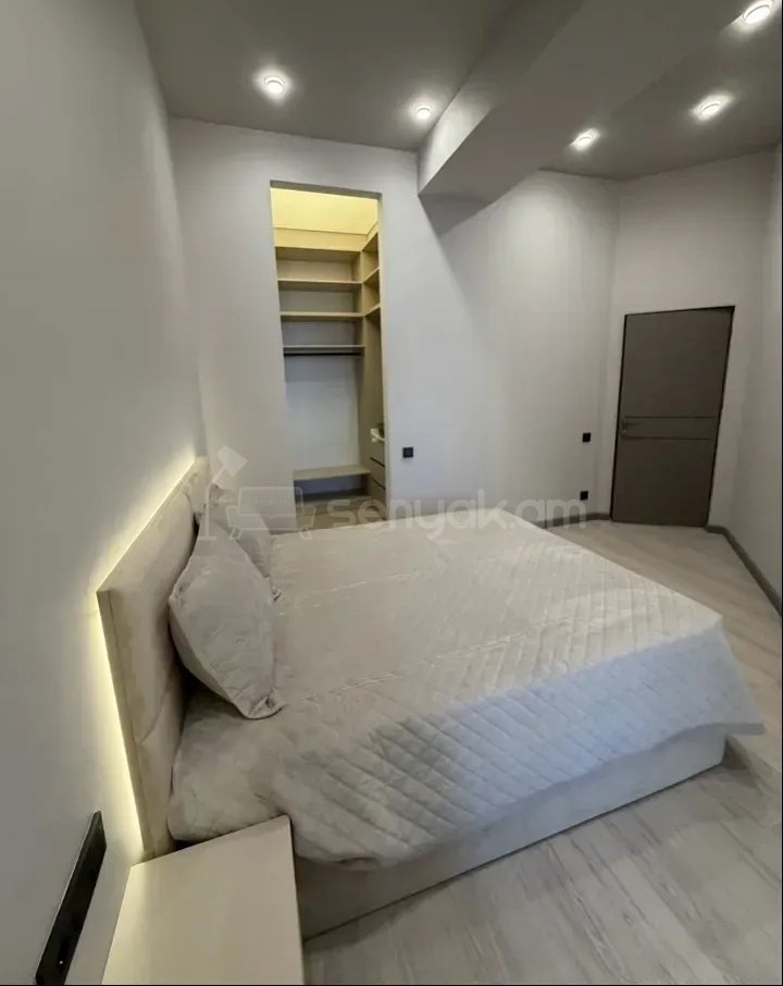 2 Սենյականոց Բնակարան Նորակառույցում, 70քմ, 8/8 հարկ, Կապիտալ Վերանորոգված, Կահավորված, Արևկող