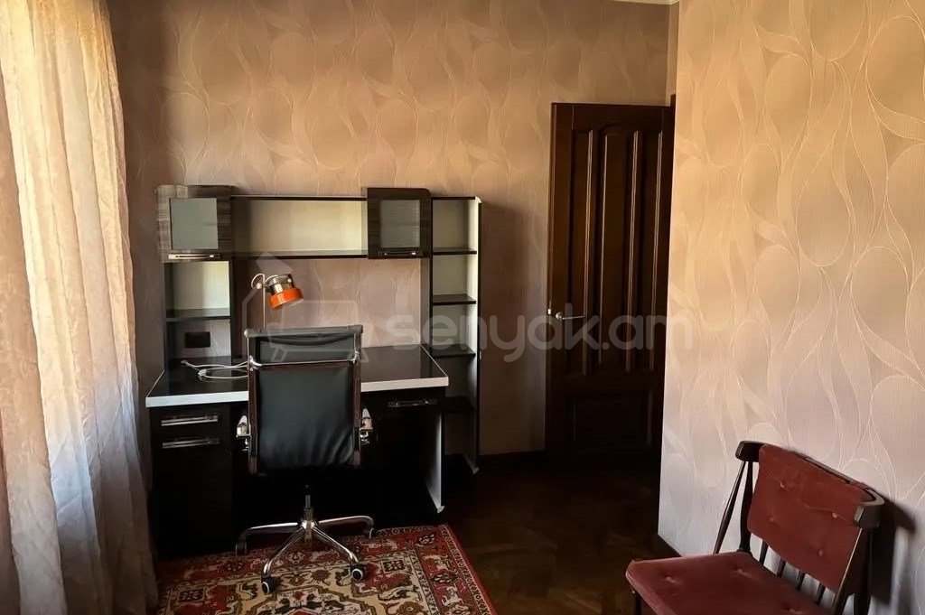 3 Սենյականոց Բնակարան Քարե Շենքում, 75քմ, 2/4 հարկ, Դիզայներական Վերանորոգված, Կահավորված, Արևկող