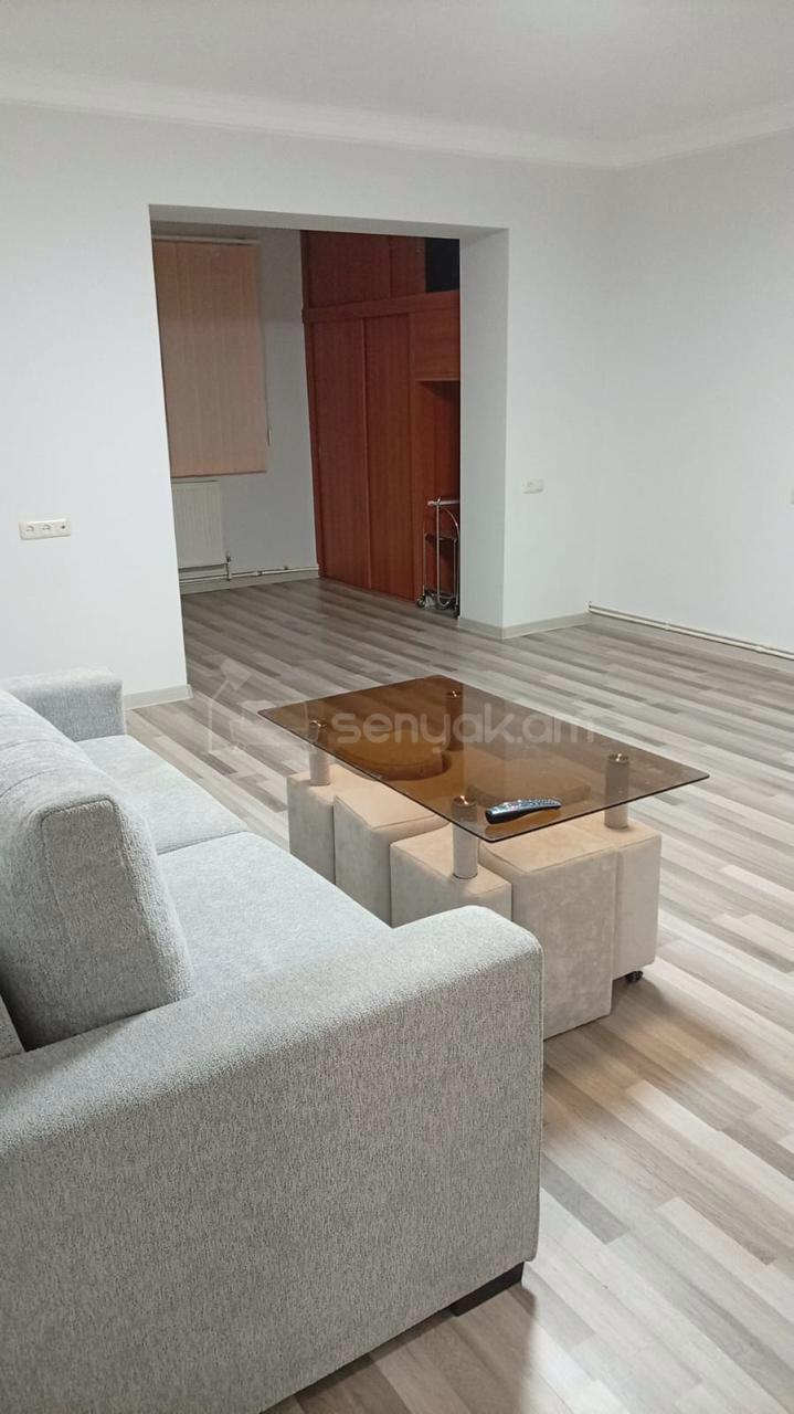 2 Սենյականոց Բնակարան Քարե Շենքում, 65քմ, 1/5 հարկ, Դիզայներական Վերանորոգված, Կահավորված, Արևկող