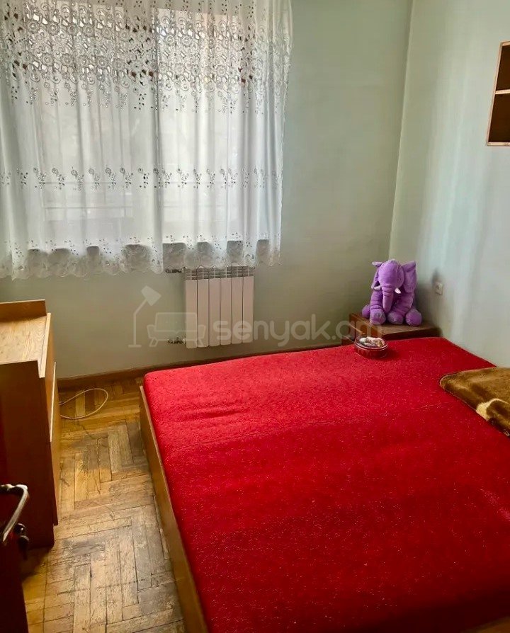 4 Սենյականոց Բնակարան Քարե Շենքում, 92քմ, 1/7 հարկ, Կապիտալ Վերանորոգված