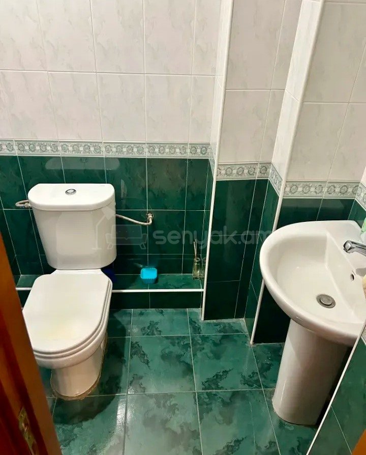4 Սենյականոց Բնակարան Քարե Շենքում, 92քմ, 1/7 հարկ, Կապիտալ Վերանորոգված