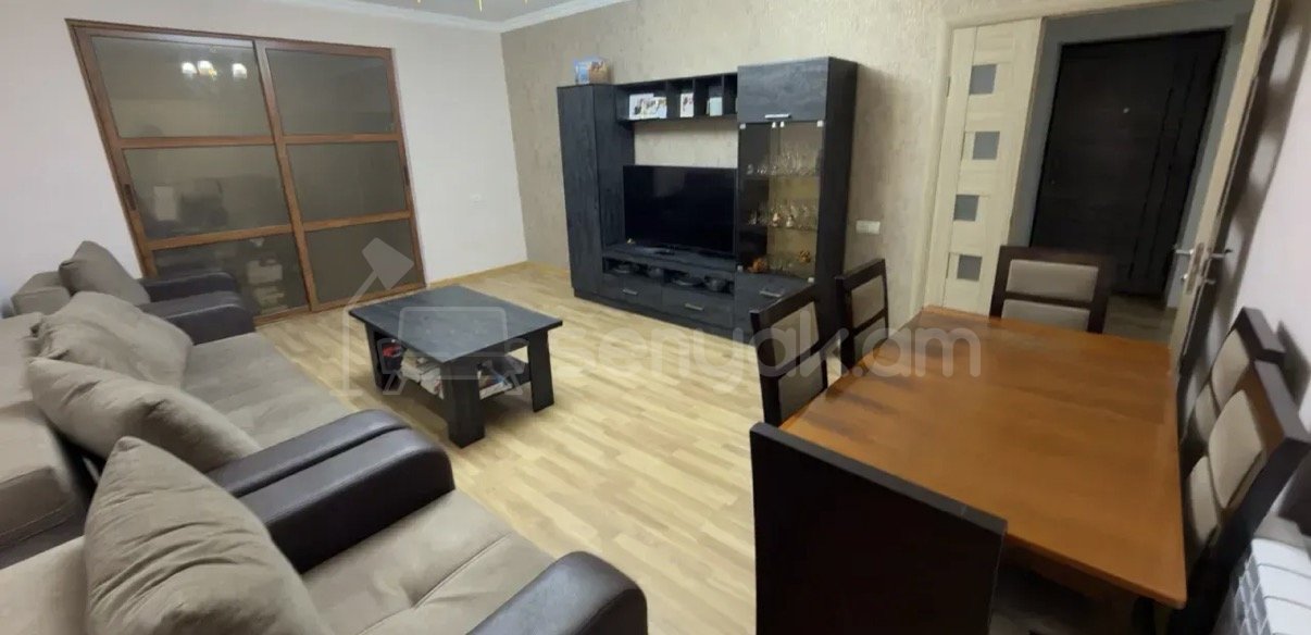 4 Սենյականոց Բնակարան Քարե Շենքում, 129քմ, 5/5 հարկ, Կապիտալ Վերանորոգված